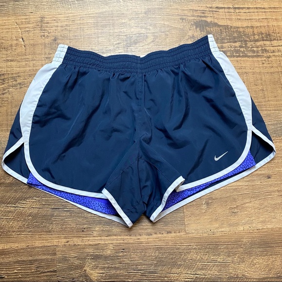 Girls Nike Shorts Large